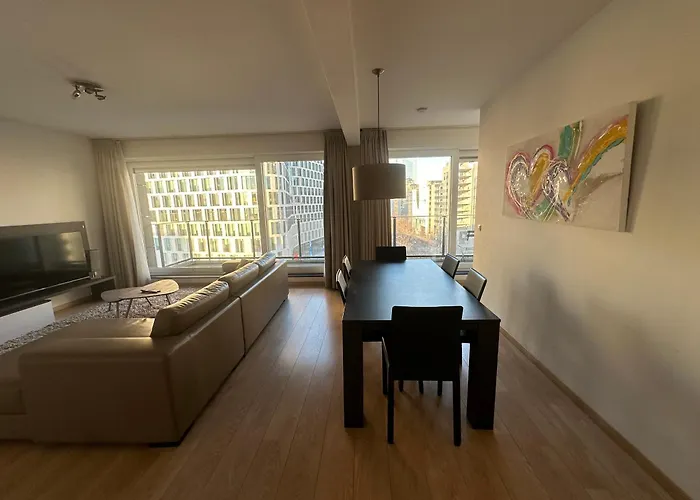 2 Bedroom Apartment In Center With Balcony