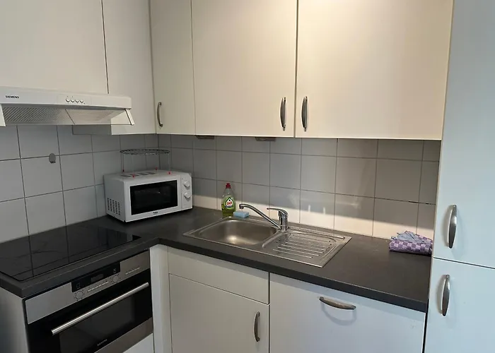 2 Bedroom Apartment In Center With Balcony